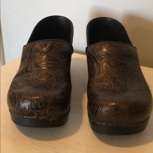 Dansko size 40
